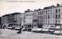 59 - Nord -   VALENCIENNES  -  Un Coin De La Grand Place - Valenciennes