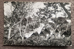 Carte Postale MADAGASCAR : Village Cotier - Autres & Non Classés