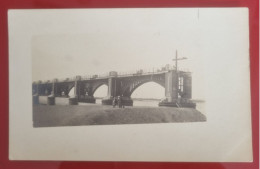 PH - Ph Original - Pont En Construction Avec Des Gens Qui Regardent Les Progrès - Places