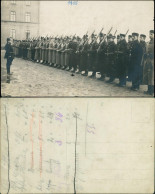 Soldatengruppe - Zur Befehlsausgabe Gewehre Militaria WK11915 Privatfoto - Sonstige & Ohne Zuordnung