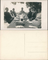 Menschen Soziales Leben Gruppenfoto Familie Am Kaffeetisch 1950 Privatfoto - Groupes D'enfants & Familles