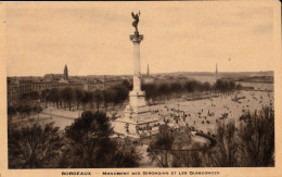Bordeaux Monument Des Girondins Et Les Quinconces - Bordeaux