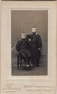 Photo CDV De Deux Jeune Garcon  Posant Dans Un Studio Photo A Malakoff - Ancianas (antes De 1900)