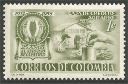 XW01-0064 Colombia Crédit Agricole Bank Cow Vache Vaca Kuh Vacca Koe MH * Neuf  - Koeien