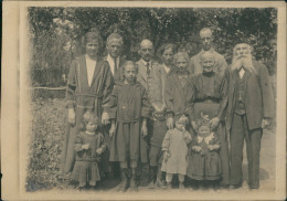 Portrait Foto Familie Verschiedene Generationen Generationenfoto 1920 Privatfoto - Non Classés