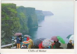 Cliffs Of Moher Irlande 8 Km Long Cliff Set Ensemble De Falaise De 8 Km De Long Animation Parapluies  Umbrella 2 Sc - Clare
