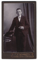 Fotografie F. X. Schröck, Laufen A. D. Salzach, Portrait Junger Herr Im Anzug Mit Zigarette  - Anonieme Personen