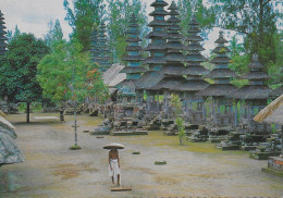 Indonésie - Bali - The Seats For The Gods "Palinggih" (Beau Timbre) - Indonesien