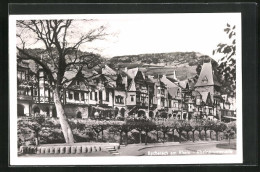 AK Bacharach /Rhein, Rheinpromenade Mit Fachwerkhäusern  - Bacharach