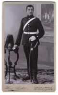 Fotografie Hans Lacher, Landau / Pfalz, Weissenburgerstr. 6, Soldat In Uniform Mit Pickelhaube Rosshaarbusch  - Guerra, Militares