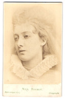 Photo London Stereoscopic Co., London, Portrait Clara Rousby Mit Duttenkragen, 1870  - Célébrités
