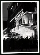 Fotografie Unbekannter Fotograf, Ansicht Berlin, Kurfürstendamm, Eröffnung VI. Filmfestspiele Im Gloria-Palast 1956  - Lieux