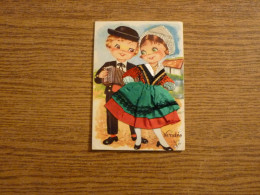 Carte Brodée "Vendée" - Jeune Couple - Jeune Femme Costume Brodé/Tissu- 10,5x15cm Env. - Embroidered