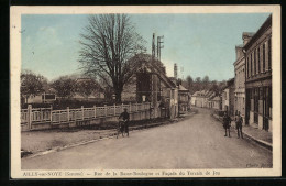 CPA Ailly-sur-Noye, Rue De La Basse-Boulogne Et Facade Du Terrain De Jeu  - Ailly Sur Noye