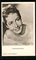 AK Schauspielerin Hannelore Schroth, Portrait Der Jungen Frau Mit Ihrem Autograph  - Actores