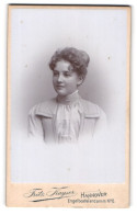 Fotografie Fritz Kayser, Hannover, Engelbostelerdamm 6, Junge Dame Mit Hochsteckfrisur  - Anonymous Persons