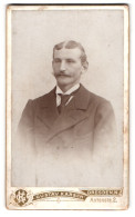 Fotografie Gustav Karsch, Dresden-N., Antonstr. 2, Elegant Gekleideter Herr Mit Schnauzbart  - Anonymous Persons