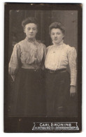 Fotografie Carl Brüning, Oldenburg I. Gr., Donnerschweerstr. 9, Zwei Junge Damen In Hübscher Kleidung  - Anonieme Personen