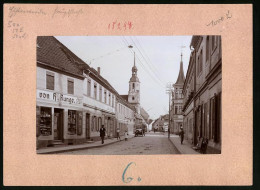 Fotografie Brück & Sohn Meissen, Ansicht Elsterwerda, Hauptstrasse Mit Ladengeschäft H. Runge & Strassenansicht  - Lugares