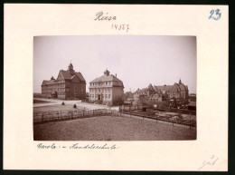 Fotografie Brück & Sohn Meissen, Ansicht Riesa, Carloa - Und Handelsschule, Schule, Schulhaus  - Orte