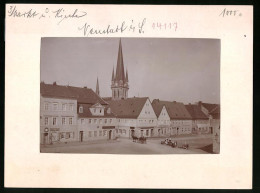 Fotografie Brück & Sohn Meissen, Ansicht Neustadt I. Sa., Marktplatz Mit Apotheke, Cafe & Kirche  - Orte