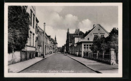 AK Genthin, Poststrasse Mit Blick Auf Turm  - Genthin