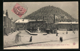 CPA Bruyères-en-Vosges, La Place Stanislas Et Le Mont Avison En Hiver  - Autres & Non Classés