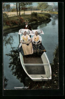 AK Frauen In Spreewälder Tracht In Einem Spreewald-Kahn  - Costumi