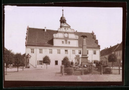 Fotografie Brück & Sohn Meissen, Ansicht Belgern / Elbe, Blick Auf Den Markt Mit Rathaus Und Kriegerdenkmal  - Lieux