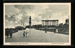 AK Warnemünde, Spaziergänger Auf Der Bismarck-Promenade  - Andere & Zonder Classificatie