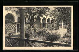 CPA Constantine, Jardin Dans L`ancien Palais Du Bey  - Algerien