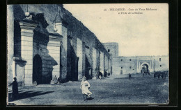 CPA Fez-Djedid, Cour Du Vieux Mechouar Et Porte De La Makina  - Fez