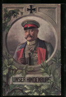 Künstler-AK Generalfeldmarschall Paul Von Hindenburg In Feldgrau Mit Feldstecher  - Personnages Historiques