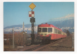 EN FÉVRIER 1972 UN AUTORAIL SÉRIE X2800 SUR UNE RELATION GRENOBLE-VALENCE À MOIRANS - Trains