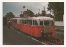 UN AUTORAIL DE DION PLUS REMORQUE TYPE NJ EN GARE DE NOYELLES POUR LE CROTOY . AOÛT 1958 - Trains