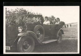 Foto-AK Auto Mit Pflanzen Verziert  - Voitures De Tourisme