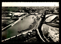 17 -  ILE DE RE - ARS-EN-RE - VUE AERIENNE - LE PORT - Ile De Ré