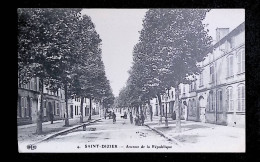 Cp, 52, SAINT DIZIER, Avenue De La République, Vierge - Saint Dizier