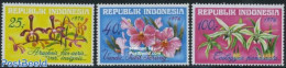 Indonesia 1976 Orchids 3v, Mint NH, Nature - Flowers & Plants - Orchids - Indonesien