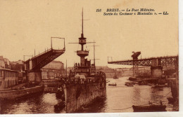 Brest Le Port Militaire Sortie Du Croiseur Montcalm - Brest