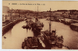Brest Le Port De Guerre - Brest