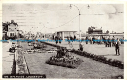 R102546 The Esplanade. Lowestoft. 1952 - Monde