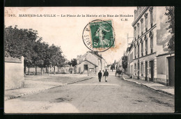 CPA Mantes-la-Ville, La Place De La Mairie Et La Rue De Houdan  - Mantes La Ville