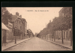 CPA Mantes, Rue Du Chemin De Fer  - Autres & Non Classés