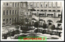 LEIDEN St. Elisabeth Ziekenhuis Binnentuin 1957 - Leiden