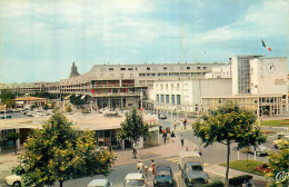 ROYAN . La Poste Et Le Front De Mer - Royan