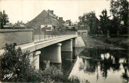 PONT ERAMBOURG . Le POnt Et La Rivière Le Noireau . - Autres & Non Classés