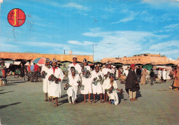 MARRAKECH . Danse Gnaouas à PLACE DJEMAA EL FNA - Autres & Non Classés