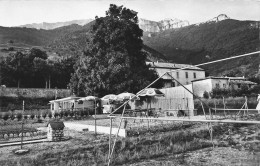 CHATILLON EN DIOIS . Le Tennis Et La Chaîne Du Glandasse - Châtillon-en-Diois