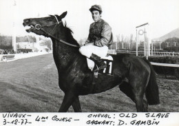 PHOTO DE PRESSE - COURSES  HIPPIQUES - MARSEILLE VIVAUX - 10.12.77 - 4EME COURSE - GAGNANT OLD SLAVE - JOCKEY D.GAMBIN - Sport